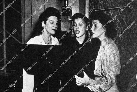 The Andrews Sisters do a radio broadcast 35m-15060