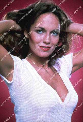 Catherine Bach flairing her hair 35m-15151