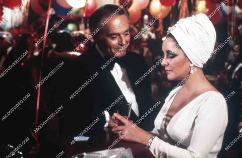 Elizabeth Taylor film Ash Wednesday 35m-15454