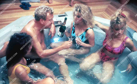 Rodney Dangerfield Leslie Scarborough Randi Randolph in the hot tub film Back to School 35m-15461