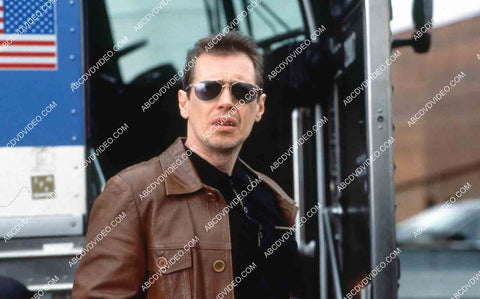Steve Buscemi getting off the bus film Domestic Disturbance 35m-15650