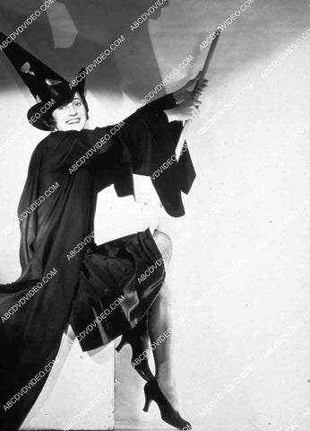 classic Halloween witch on a broomstick pic 35m-15947