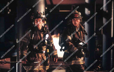 Joaquin Phoenix John Travolta film Ladder 49 35m-16122