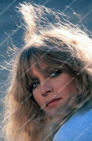 beautiful Goldie Hawn portrait 35m-16950