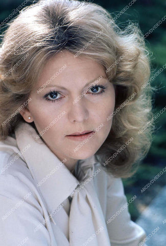 beautiful Brenda Vaccaro portrait 35m-17247