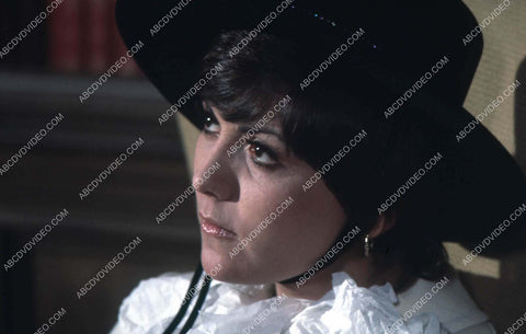 beautiful Brenda Vaccaro portrait 35m-17273