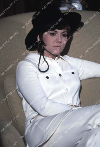 beautiful Brenda Vaccaro portrait 35m-17274