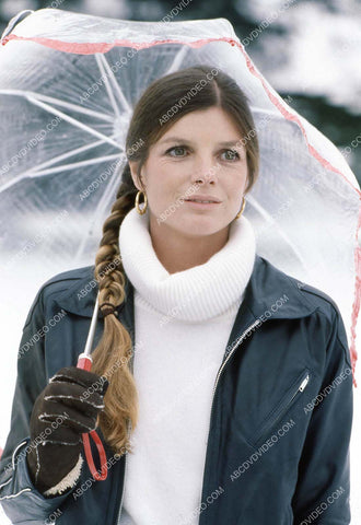 Katharine Ross under her umbrella 35m-17279