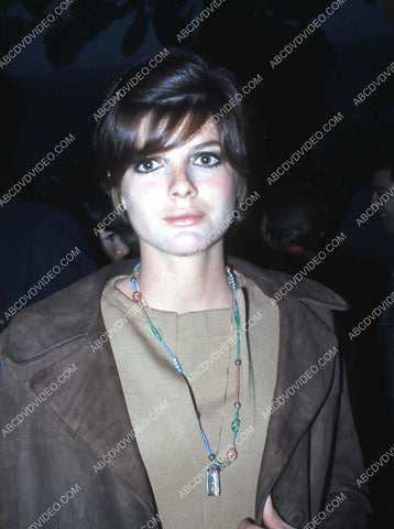 candid Katharine Ross arriving at some event 35m-17290