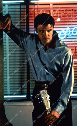 Kurt Russell as Elvis Presley 35m-1890