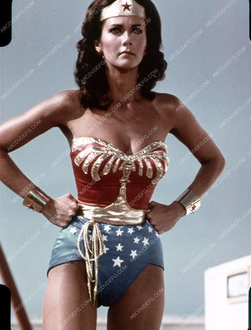 Lynda Carter as TV Wonder Woman 35m-2009