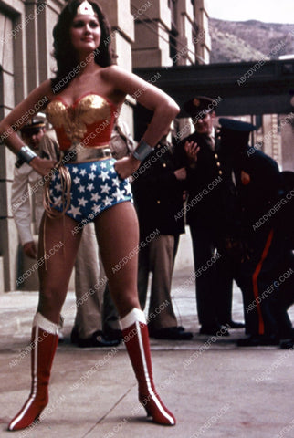 gorgeous Lynda Carter TV Wonder Woman 35m-2020