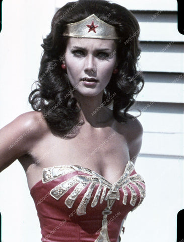 gorgeous Lynda Carter TV Wonder Woman 35m-2023
