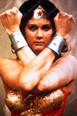 Lynda Carter in action TV Wonder Woman 35m-2029