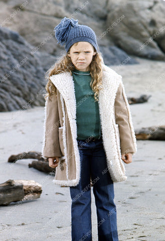 child actress Elizabeth Chesire at the beach 35m-2104