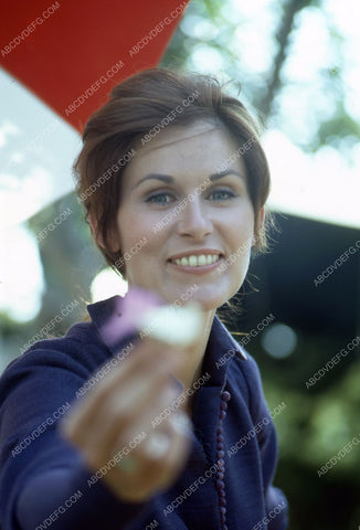 beautiful Susan Clark outdoors portrait 35m-2138