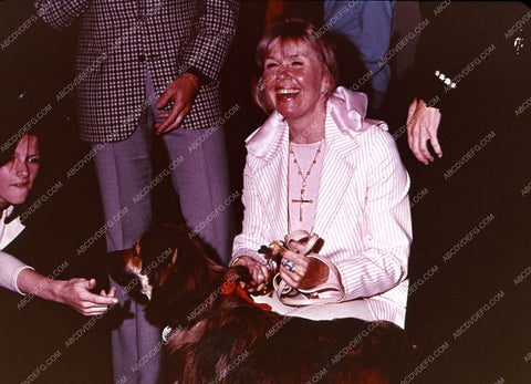 candid Hollywood Doris Day and her dog Samantha 35m-2550