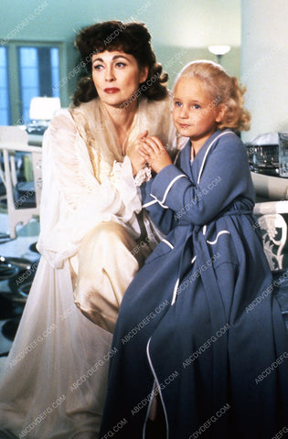 Faye Dunaway Mara Hobel film Mommie Dearest 35m-3420