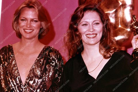 Louise Fletcher Faye Dunaway at the Academy Awards 35m-3435