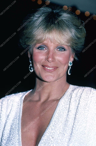 beautiful Linda Evans portrait 35m-3914