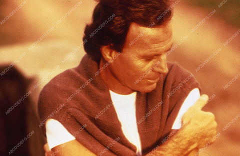 singer Julio Iglesias 35m-4661