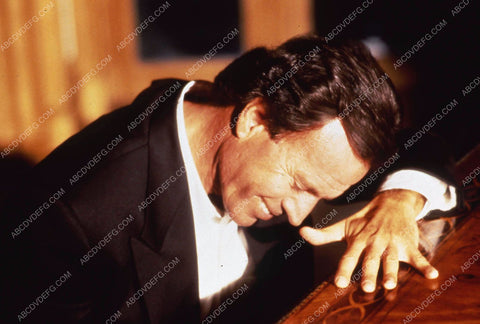 singer Julio Iglesias sitting at the paino 35m-4662