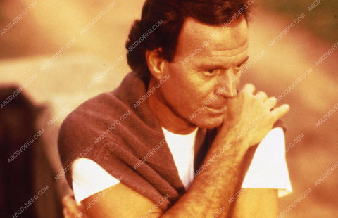singer Julio Iglesias 35m-4663