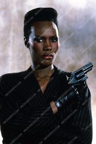 Grace jones and pistol James Bond film A View to a Kill 35m-5315