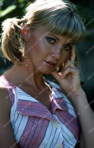 Olivia Newton-John outdoors photo shoot 35m-5444