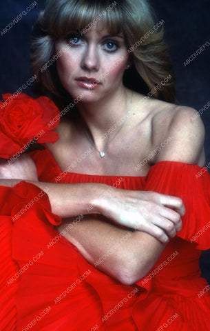 Olivia Newton-John in red dress 35m-5449