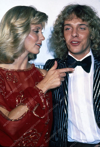 great candid Olivia Newton-John & Peter Frampton 35m-5501