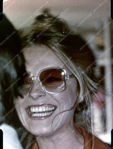 Cheryl Ladd candid in her custom sun glasses 35m-5705