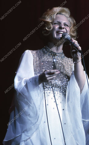 singer Brenda Lee live on stage 35m-5850