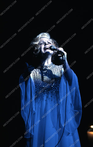 singer Brenda Lee live on stage 35m-5852