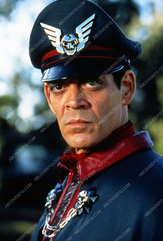 Raul Julia film Street Fighter 35m-5924