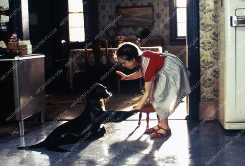 Tina Majorino and the seal film Andre 35m-6844