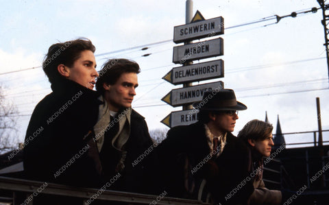 Robert Sean Leonard Christian Bale Frank Whaley film Swing Kids 35m-6982