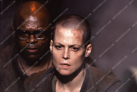 Sigourney Weaver Charles S Dutton film Alien 3 35m-7047