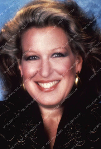 Bette Midler portrait 35m-8030