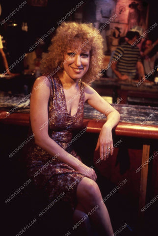 Bette Midler sitting at the bar film The Rose 35m-8044