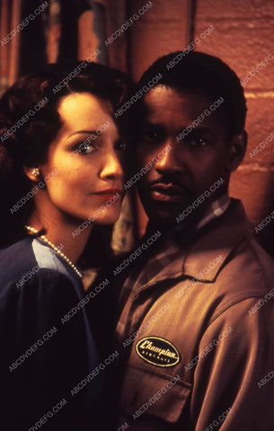 Jennifer Beals Denzel Washington film Devil in a Blue Dress 35m-8437