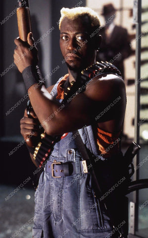 Wesley Snipes sci-fi film Demolition Man 35m-8586