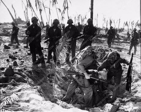 cast members film The Sands of Iwo Jima 3602-24