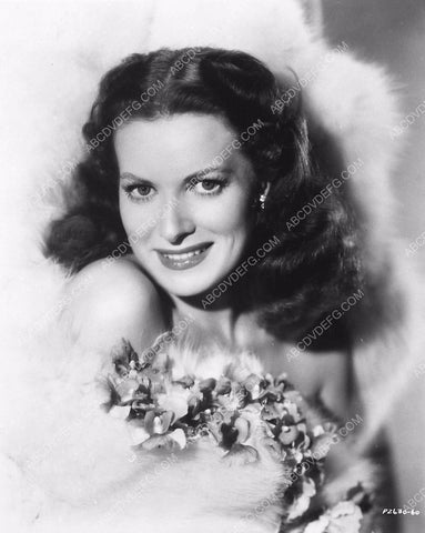 always beautiful Maureen O'Hara portrait 3655-05