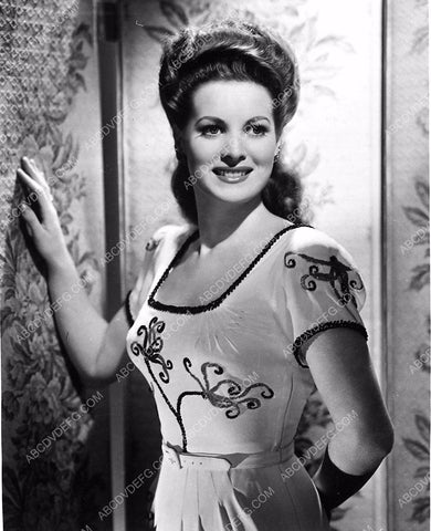 gorgeous Maureen O'Hara portrait 3655-06