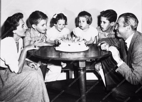 candid James Stewart wife & kids with birthday cake 3684-17