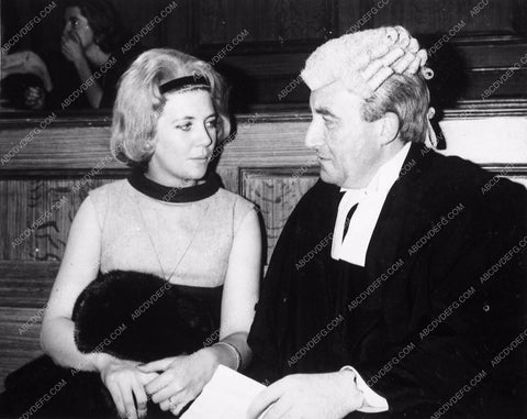 Peter Sellers and wife Anne Howe behind the scenes 3684-24