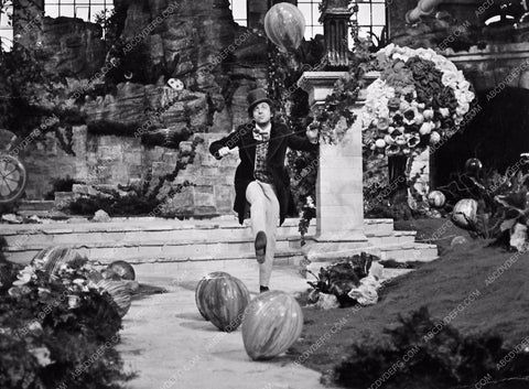 Gene Wilder film Willy Wonka & the Chocolate Factory 3724-04