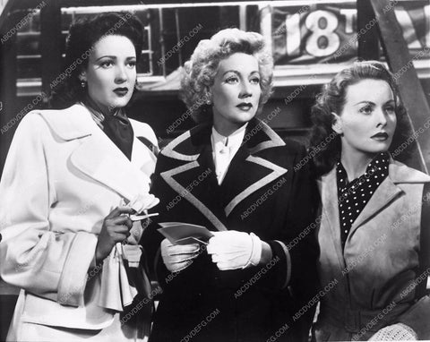 June Haver Linda Darnell Jeanne Crain film A Letter to Three Wives 3790-35