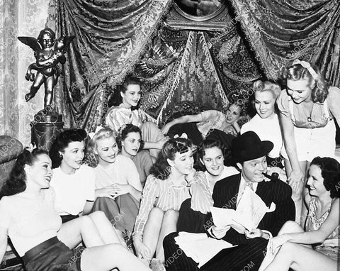 candid Orson Welles and all the babes on set film Citizen Kane 3797-01